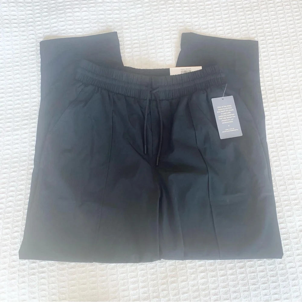 ON 34th black elastic waist straight ankle pants size Small NWT